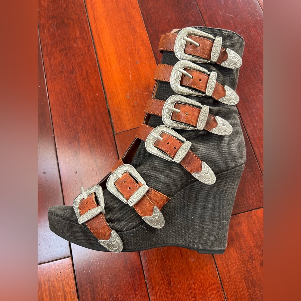 Jeffery Campbell Cowboy wedge size 9.5